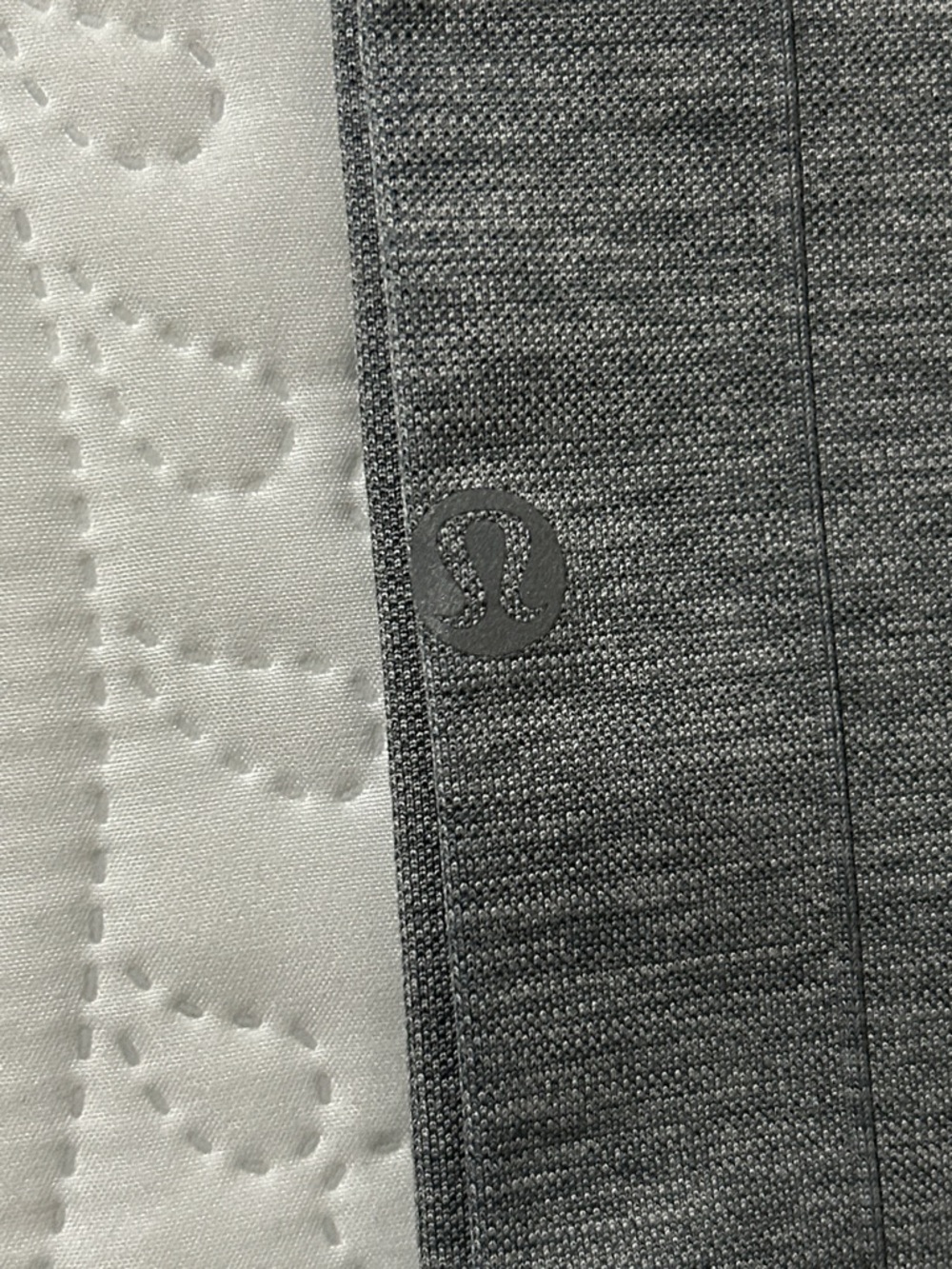 LULULEMON - Seamless Gray Ombre Leggings SZ: 8 - Picture 5 of 6